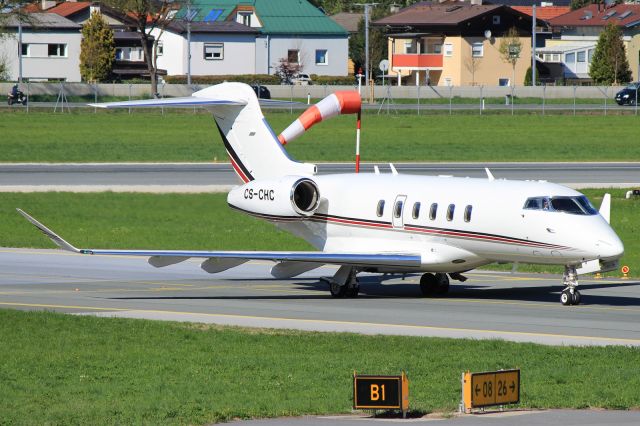 Canadair Challenger 350 (CS-CHC)