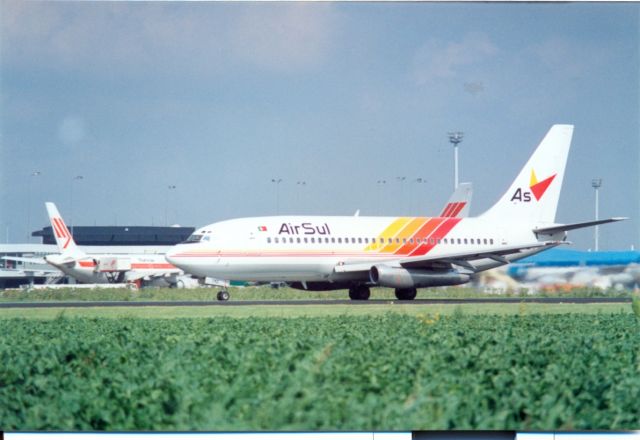 Boeing 737-700 —