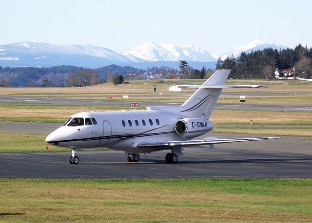 Hawker 800 (C-GMLR)