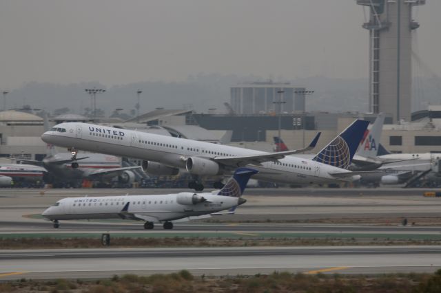BOEING 757-300 (N78866)