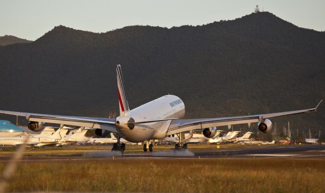 Airbus A340-300 —