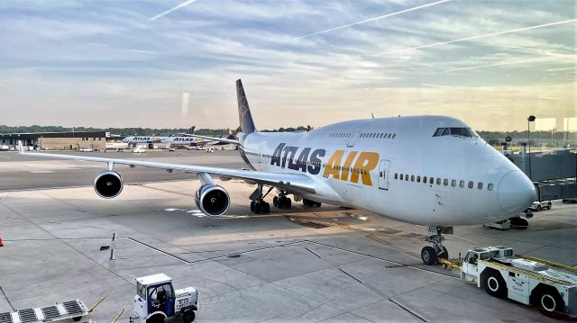 Boeing 747-400 (N481MC) - Resting after arrival from Ramstein Air Base (RMS)