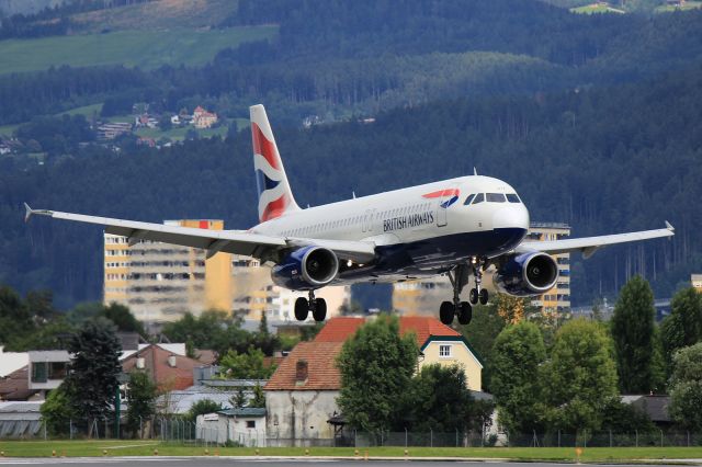 Airbus A320 (G-EUYF)