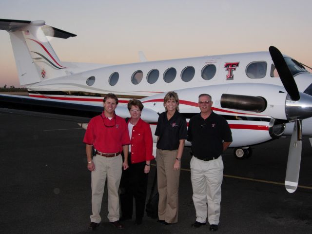 Beechcraft Super King Air 200 (N88VN)