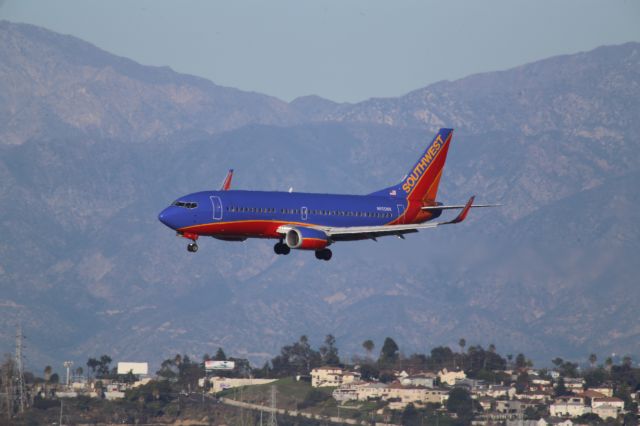 BOEING 737-300 (N655WN)