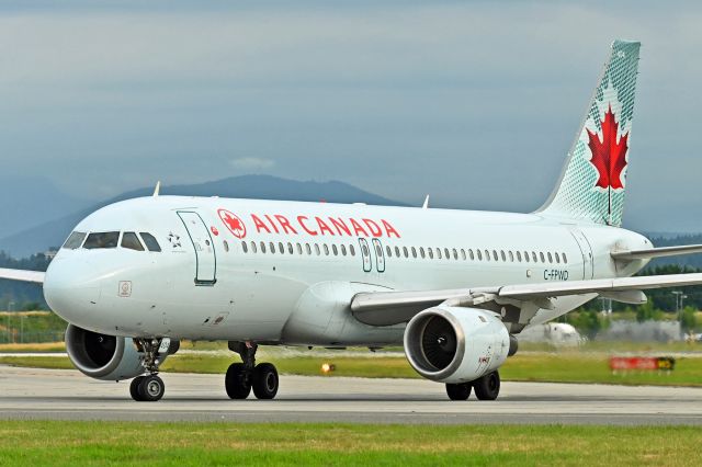 Airbus A320 (C-FPWD)