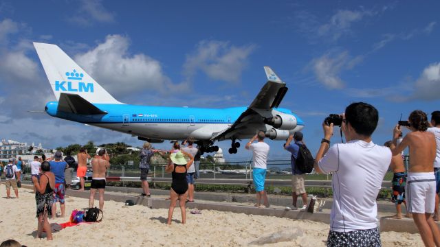 Boeing 747-200 (PH-BFN) - Maho Beach inoubliable...