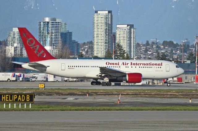 BOEING 767-200 (N225AX)