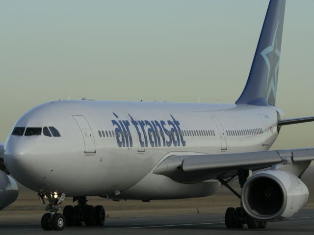 Airbus A330-200 (C-GITS)
