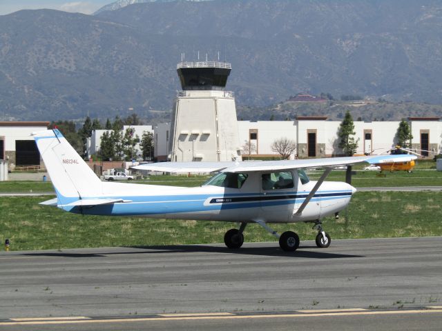 Cessna 152 (N6134L) - Taxiing to RWY 26L