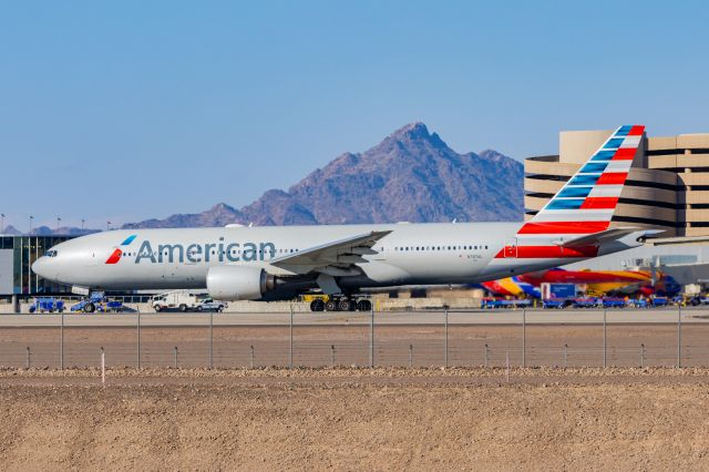 Boeing 777-200 (N787AL) - American Airlines 777-200 taxiing at PHX on 11/13/22. Taken on a Canon R7 and Tamron 70-200 G2 lens.