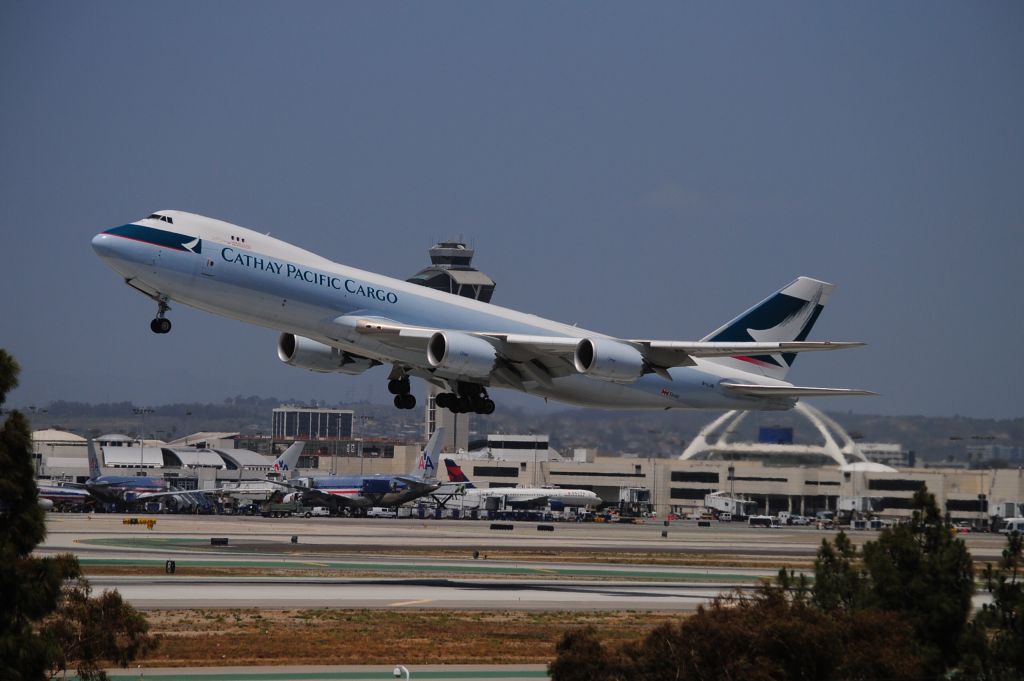 BOEING 747-8 (B-LJB) - This is NICE!  The new Cathay Cargo 747-8F leaves KLAX for another trip!