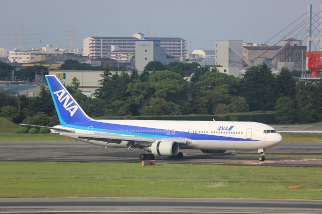 BOEING 767-300 (JA8670)