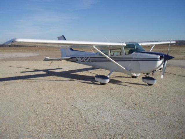 Cessna Skyhawk (N7326Q)