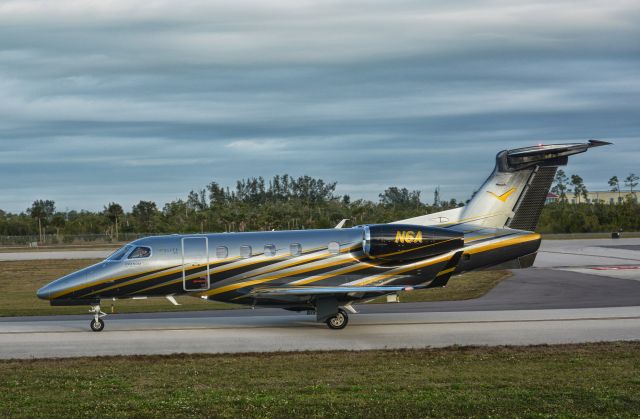 Embraer Phenom 300 (N6A)