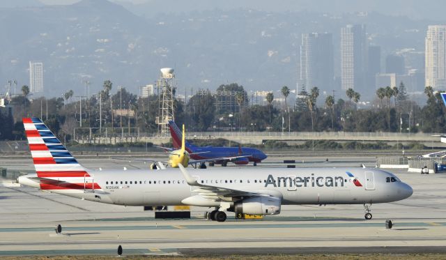 Airbus A321 (N126AN) - Taxiing to gate at LAX