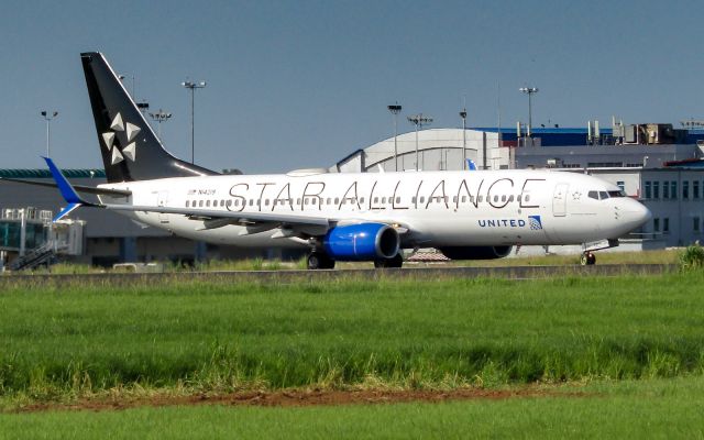 Boeing 737-800 (N14219) - Star Alliance Livery