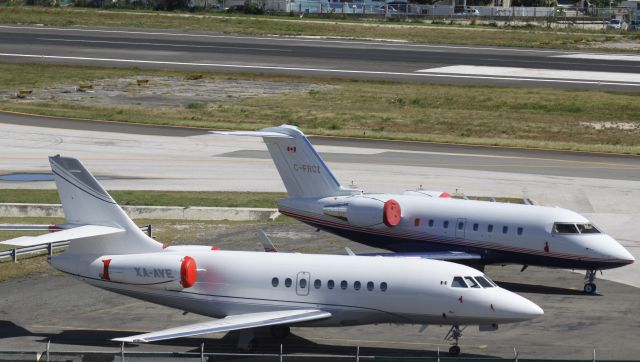 Dassault Falcon 20 (XA-AVE)