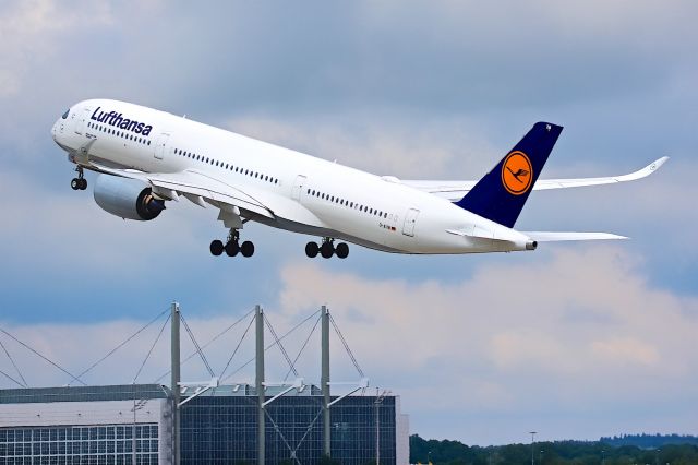 Airbus A350-900 (D-AIXB)