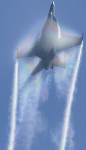 McDonnell Douglas FA-18 Hornet (16-5885) - Boeing F/A-18F Climbing at McChord Air Force Base