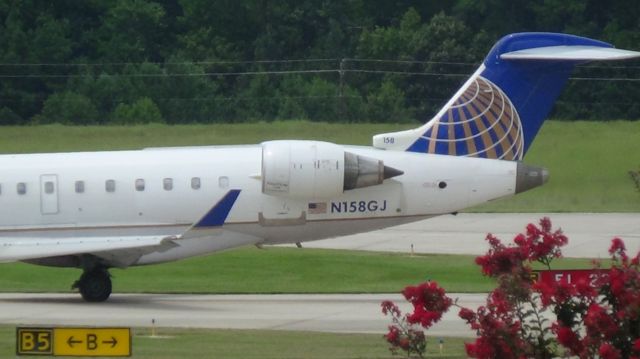 Canadair Regional Jet CRJ-700 (N158GJ)