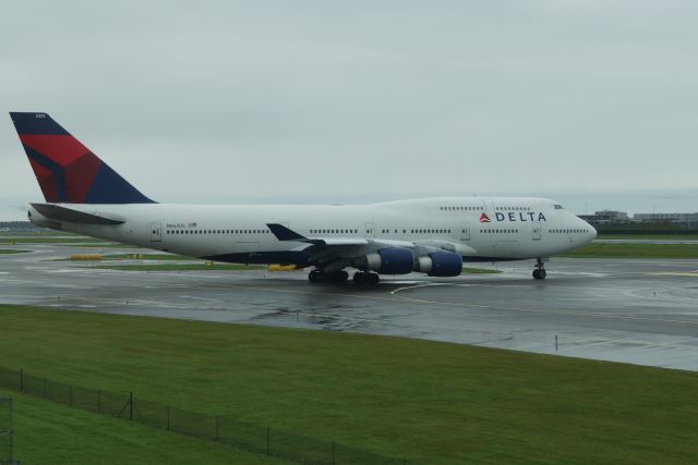 Boeing 747-200 (N665US)