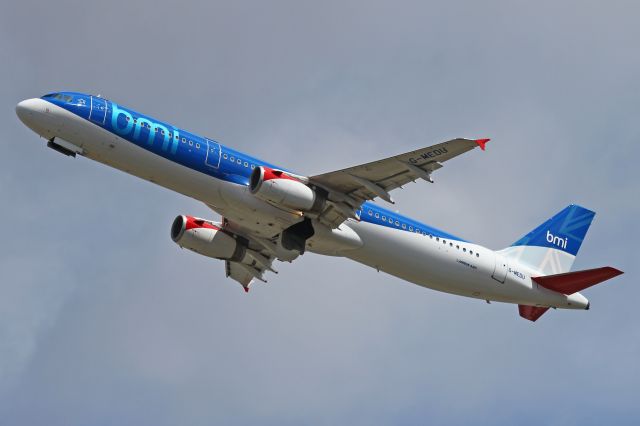Airbus A321 (G-MEDU)
