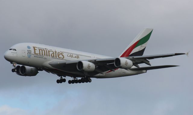 Airbus A380-800 (A6-EEE)