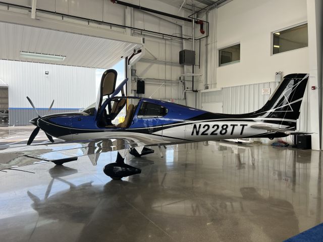Cirrus SR22 Turbo (N228TT)