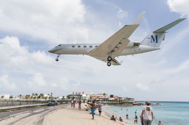 Gulfstream Aerospace Gulfstream IV (N978CC) - Gulfstream N978CC over the beach for landing!