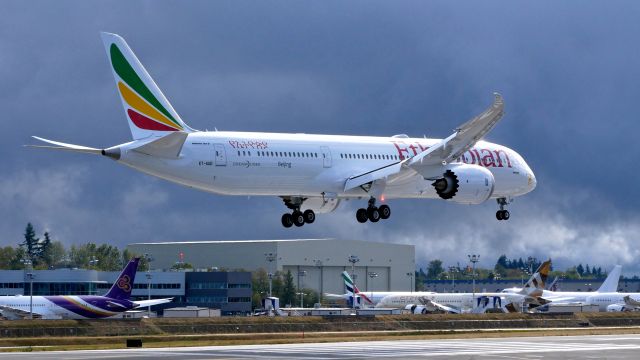 Boeing 787-9 Dreamliner (ET-AUO) - BOE265 on final to Rwy 16R to complete a B1 flight on 10.13.17. (ln 621 / cn 38778). This is the first B787-9 for ETH.