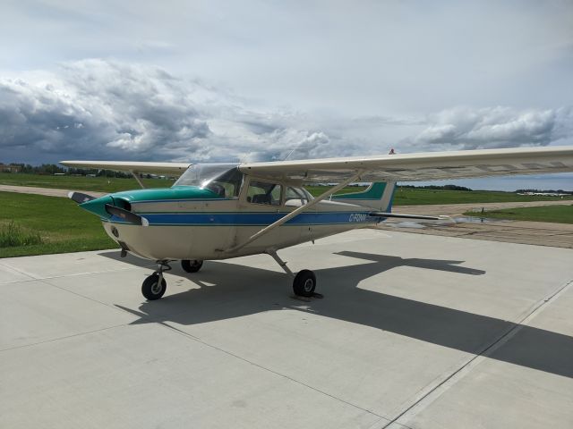 Cessna Skyhawk (C-FQNN) - FQNN at the ramp at Wetaskiwin Air Services