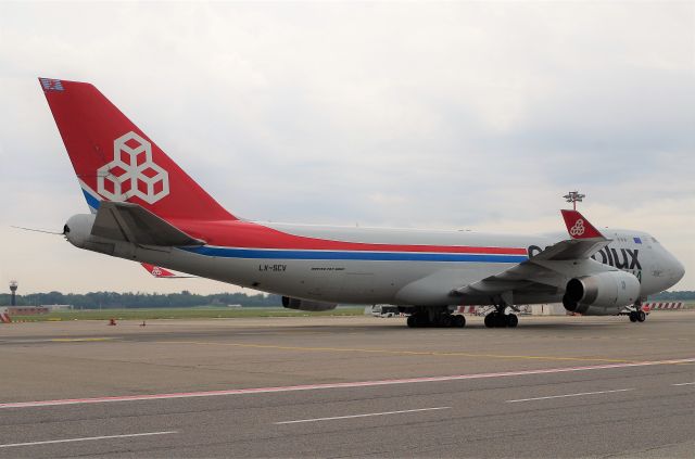 Boeing 747-400 (LX-SCV)