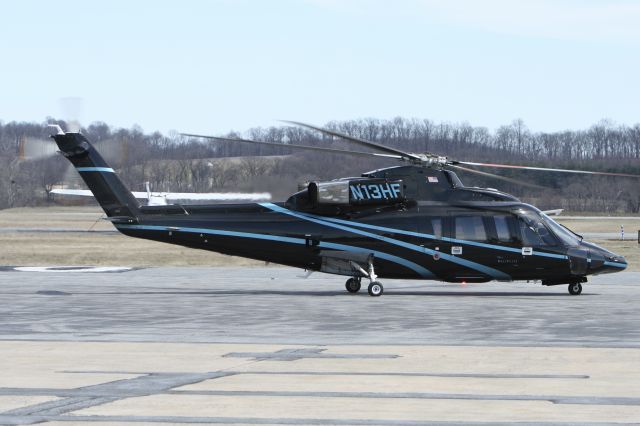 Sikorsky S-76 (N13HF) - Leaving Frederick 