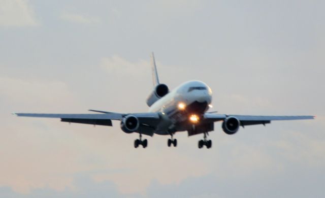 McDonnell Douglas DC-10 (CP-2791)