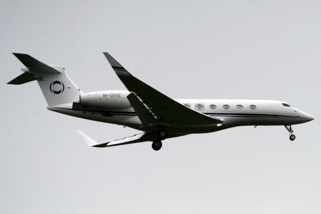 Gulfstream Aerospace Gulfstream G650 (M-OVIE) - On final approach for rwy 06 on 11-Dec-17 arriving from EIDW.