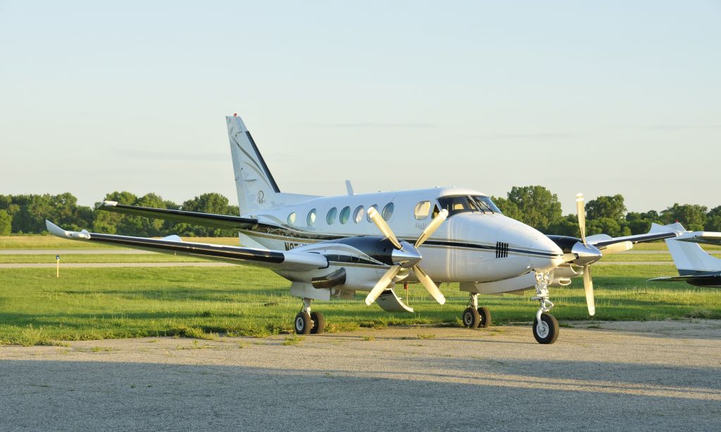 Beechcraft King Air 100 (N87NW) - Beechcraft King Air 100 N87NW in Ann Arbor