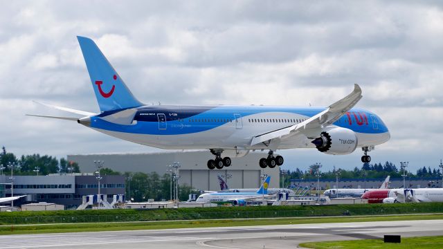 Boeing 787-9 Dreamliner (G-TUIM) - BOE781 on short final to Rwy 16R to complete a B3 flight on 5.11.18. (ln 703 / cn 62742).