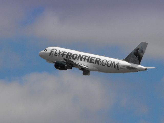 Airbus A319 (N954FR) - Moments from departing this Airbus Jet is shown here climbing out in the Spring of 2014.