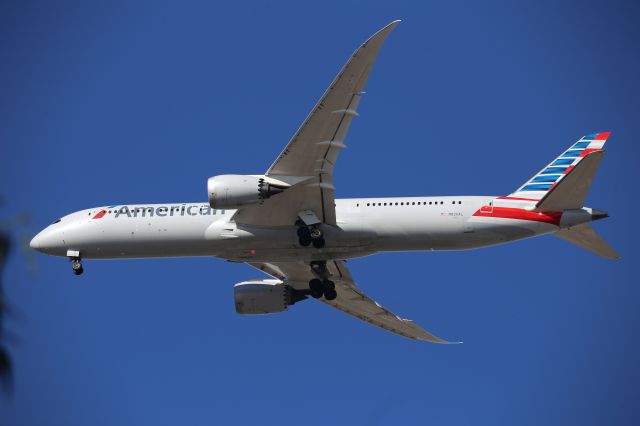Boeing 787-9 Dreamliner (N820AL)