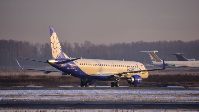 EMBRAER 195 (EW-454PO)