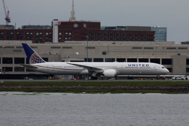 BOEING 787-10 Dreamliner (N17002)