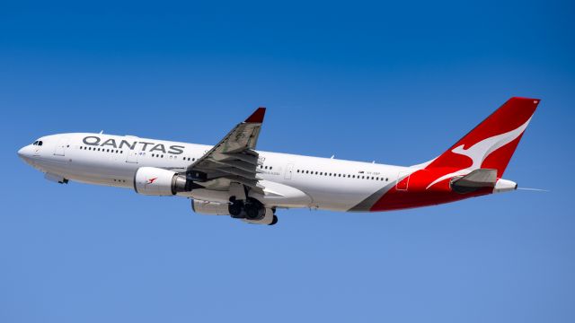 Airbus A330-200 (VH-EBP) - Blasting out of KLAX for the 16-hour flight to Melbourne.