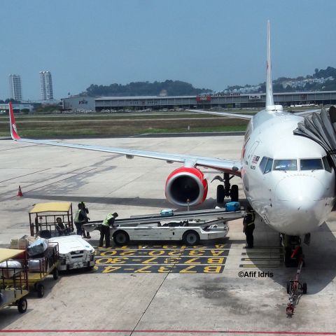 Boeing 737-900 (9M-LNL) - Penang International Airport Gate B5.