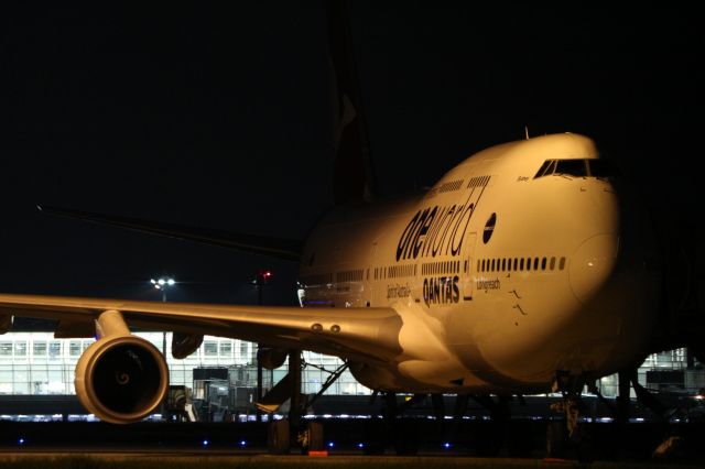 Boeing 747-400 (VH-OEF)