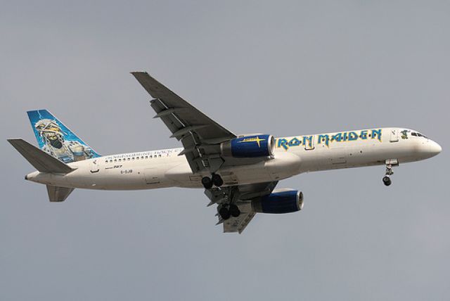 Boeing 757-200 (G-OJIB)
