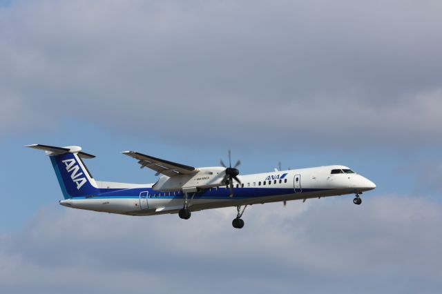 de Havilland Dash 8-400 (JA855A)