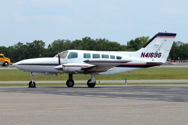 Cessna 402 (N4169G) - 27/04/2022: A cessna 402B on the ramp ay Winter Havens a/p.