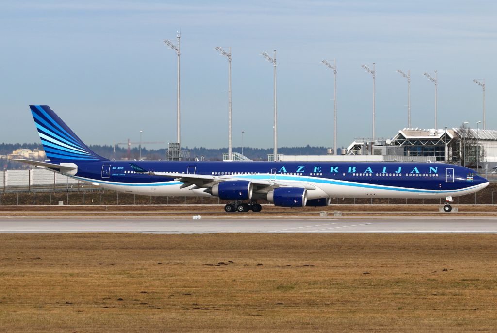 Airbus A340-600 (4K-AI08)