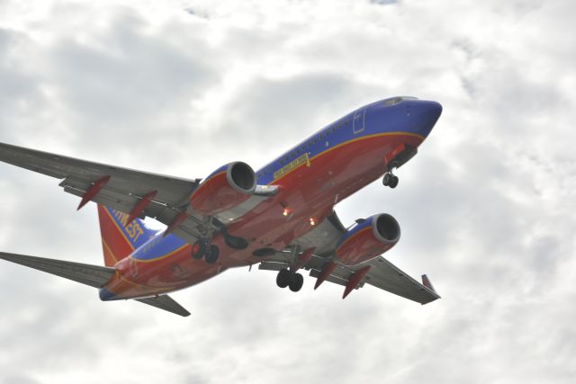 Boeing 737-700 — - On final for 26L McCarran Intl